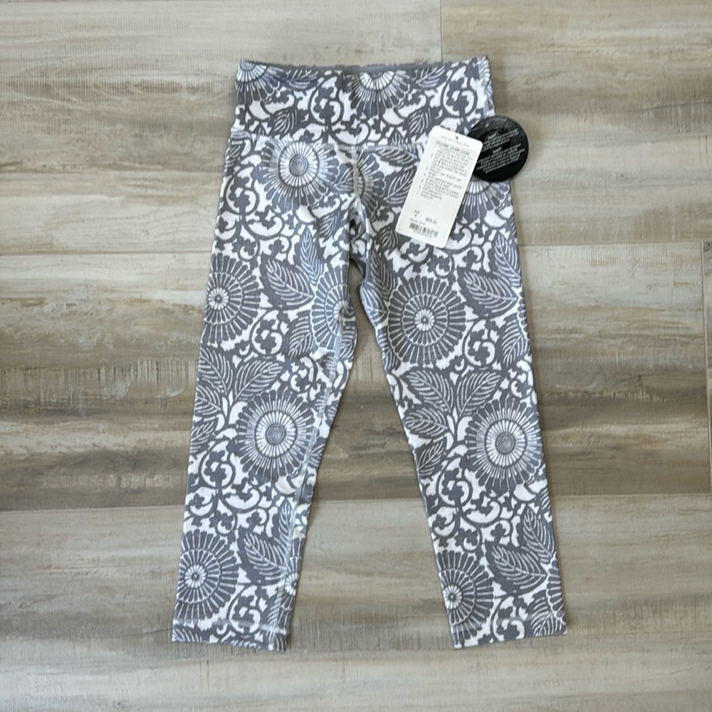 lululemon Athletica Wonder Under Crop, size 4